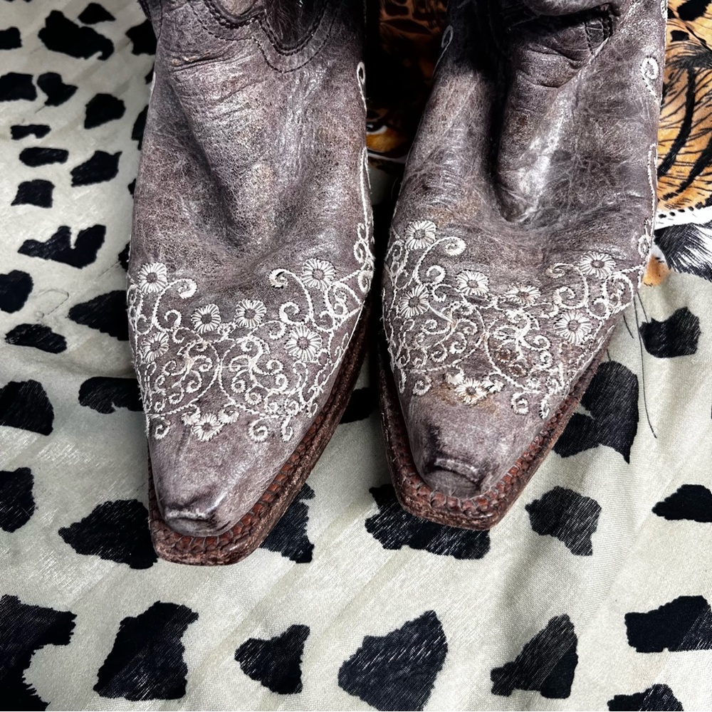 Corral Women's Crater with Bone Embroidery Western Boots - Snip Toe - Picture 4 of 8